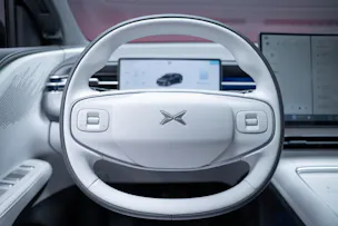 XPENG G6 80kWh Performance AWD / Anhängerkupplung schwenkbar / Panoramadach / 360° Kamera
