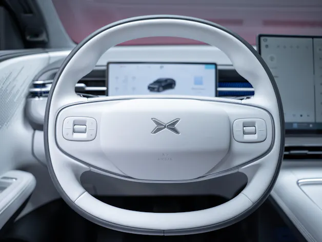 XPENG G6 80kWh Performance AWD / Anhängerkupplung schwenkbar / Panoramadach / 360° Kamera