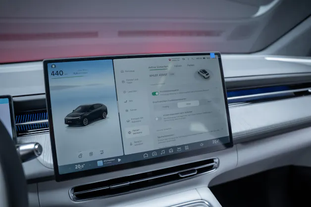 XPENG G6 80kWh Performance AWD / Anhängerkupplung schwenkbar / Panoramadach / 360° Kamera