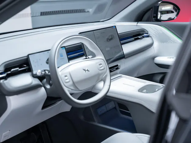 XPENG G6 80kWh Performance AWD / Anhängerkupplung schwenkbar / Panoramadach / 360° Kamera