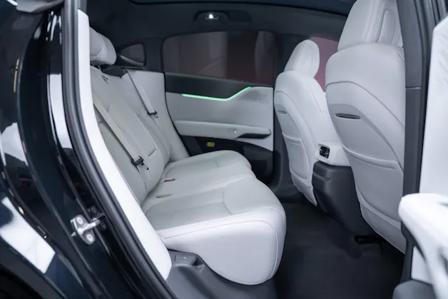 XPENG G6 80kWh Performance AWD / Anhängerkupplung schwenkbar / Panoramadach / 360° Kamera