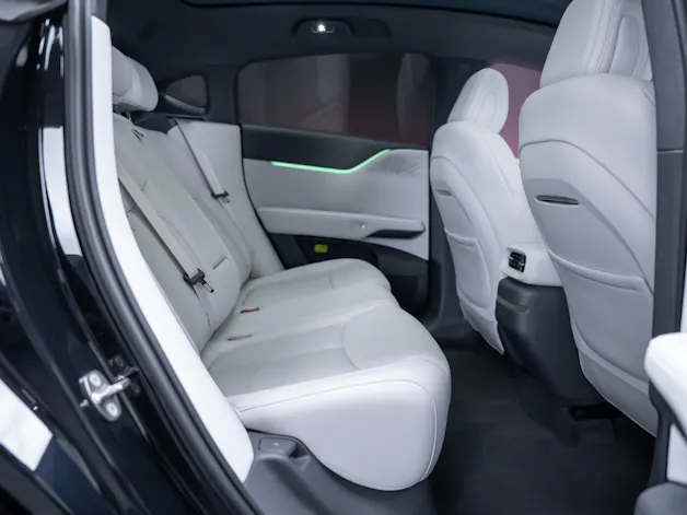 XPENG G6 80kWh Performance AWD / Anhängerkupplung schwenkbar / Panoramadach / 360° Kamera