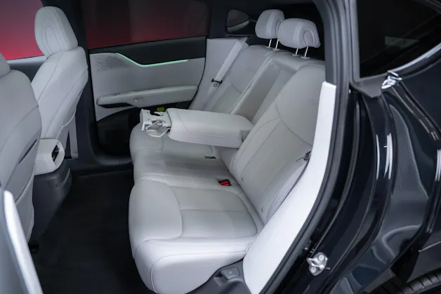 XPENG G6 80kWh Performance AWD / Anhängerkupplung schwenkbar / Panoramadach / 360° Kamera
