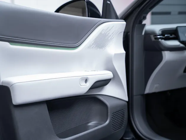 XPENG G6 80kWh Performance AWD / Anhängerkupplung schwenkbar / Panoramadach / 360° Kamera