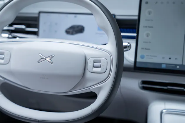 XPENG G6 80kWh Performance AWD / Anhängerkupplung schwenkbar / Panoramadach / 360° Kamera
