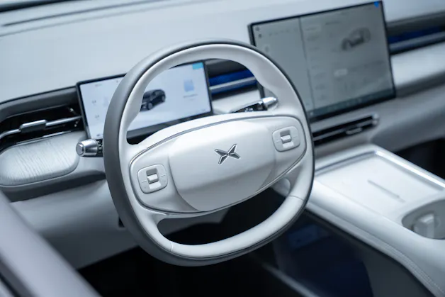 XPENG G6 80kWh Performance AWD / Anhängerkupplung schwenkbar / Panoramadach / 360° Kamera