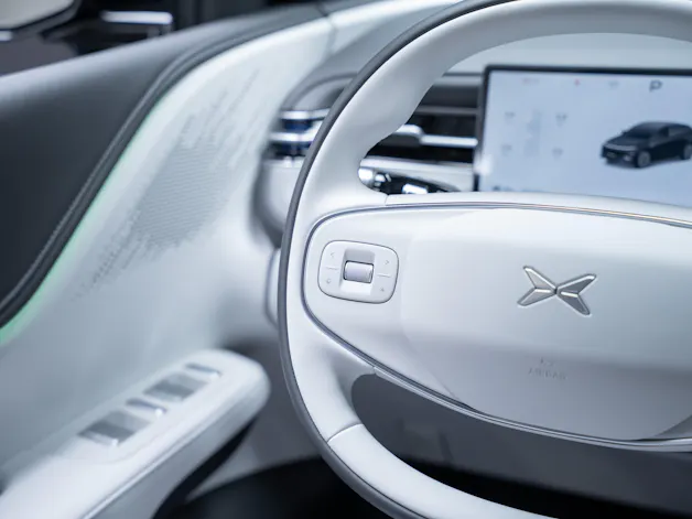 XPENG G6 80kWh Performance AWD / Anhängerkupplung schwenkbar / Panoramadach / 360° Kamera