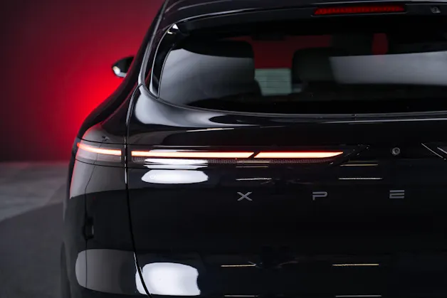 XPENG G6 80kWh Performance AWD / Anhängerkupplung schwenkbar / Panoramadach / 360° Kamera