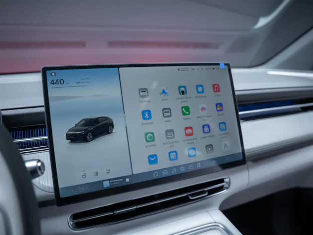 XPENG G6 80kWh Performance AWD / Anhängerkupplung schwenkbar / Panoramadach / 360° Kamera