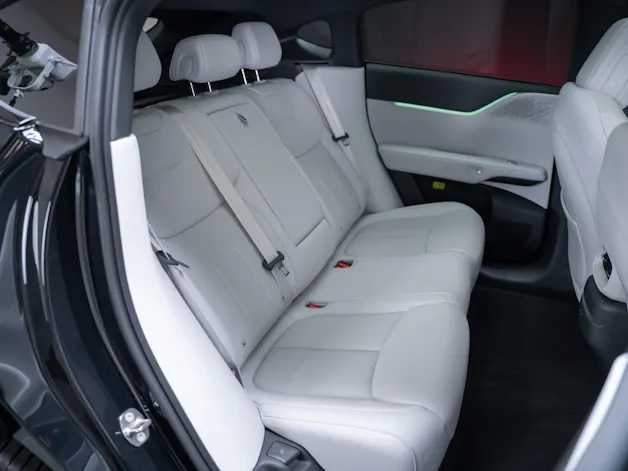 XPENG G6 80kWh Performance AWD / Anhängerkupplung schwenkbar / Panoramadach / 360° Kamera
