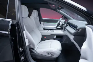XPENG G6 80kWh Performance AWD / Anhängerkupplung schwenkbar / Panoramadach / 360° Kamera