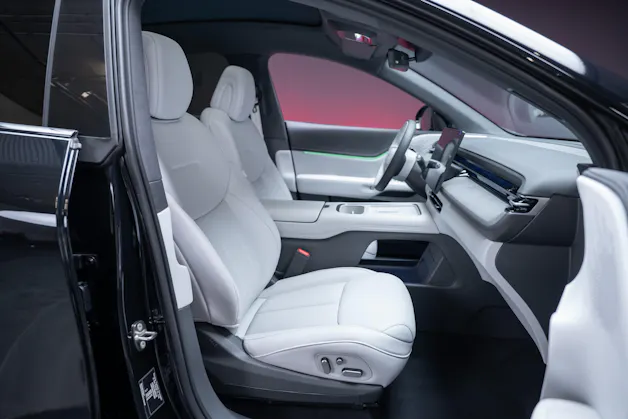 XPENG G6 80kWh Performance AWD / Anhängerkupplung schwenkbar / Panoramadach / 360° Kamera