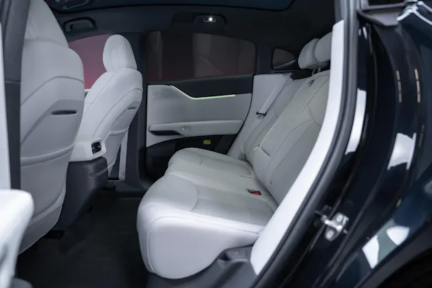 XPENG G6 80kWh Performance AWD / Anhängerkupplung schwenkbar / Panoramadach / 360° Kamera