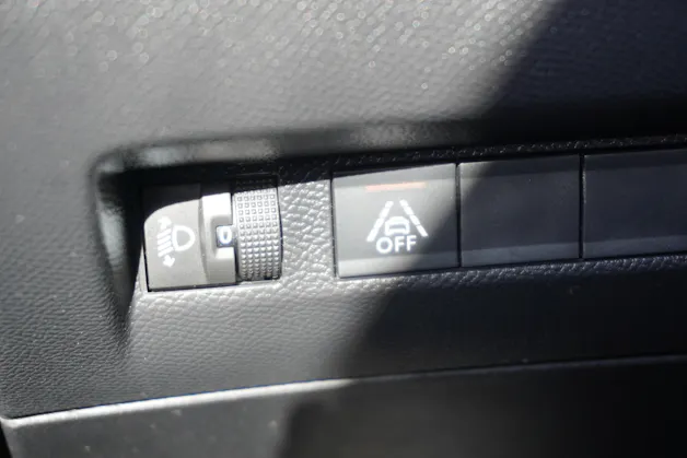 PEUGEOT 208 1.2 PureTech Allure Pack EAT8