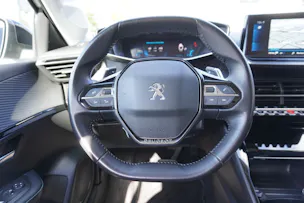 PEUGEOT 208 1.2 PureTech Allure Pack EAT8