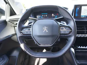 PEUGEOT 208 1.2 PureTech Allure Pack EAT8