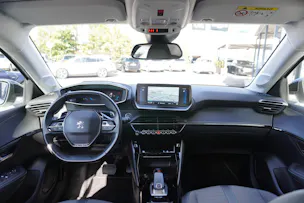 PEUGEOT 208 1.2 PureTech Allure Pack EAT8