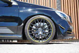 MERCEDES-BENZ A 45 AMG YELLOW NIGHT EDITION 4MATIC 7G-DCT l 380 PS
