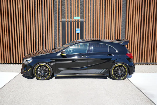 MERCEDES-BENZ A 45 AMG YELLOW NIGHT EDITION 4MATIC 7G-DCT l 380 PS