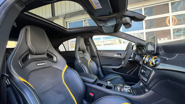 MERCEDES-BENZ A 45 AMG YELLOW NIGHT EDITION 4MATIC 7G-DCT l 380 PS