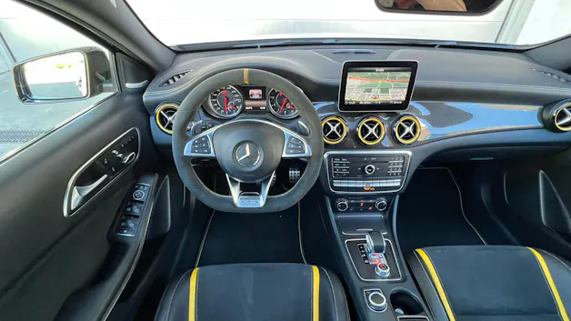 MERCEDES-BENZ A 45 AMG YELLOW NIGHT EDITION 4MATIC 7G-DCT l 380 PS