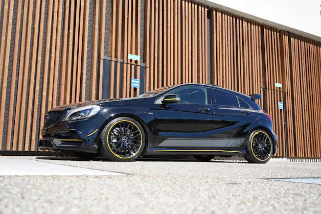MERCEDES-BENZ A 45 AMG YELLOW NIGHT EDITION 4MATIC 7G-DCT l 380 PS
