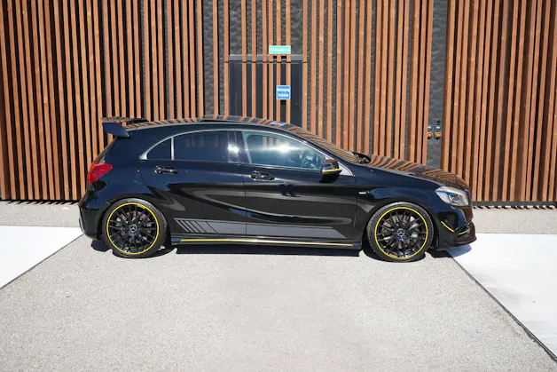 MERCEDES-BENZ A 45 AMG YELLOW NIGHT EDITION 4MATIC 7G-DCT l 380 PS