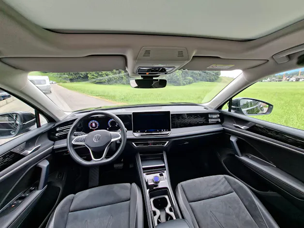 VW Tiguan 2.0 TSI DSG Elegance 4Motion *Panormadach+Anhängerkupplung*