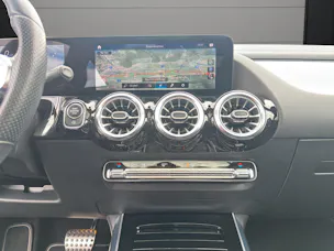 MERCEDES-BENZ B 220 d 4M Swiss Star