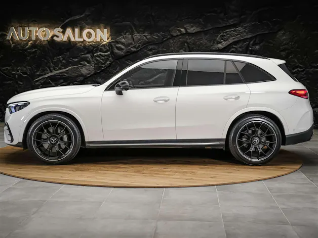 MERCEDES-BENZ GLC 300 4Matic AMG Line 9G-Tronic *Facelift*21" Felgen*Panorama*Lenkradheizung*