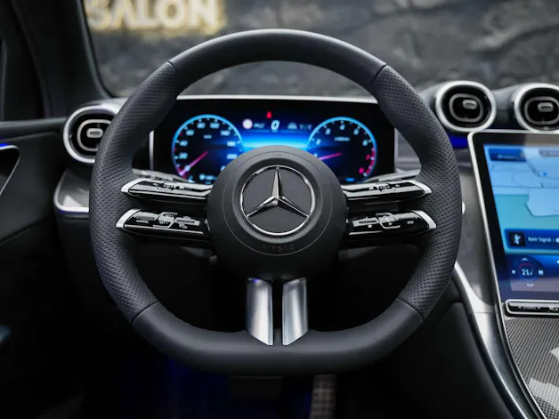 MERCEDES-BENZ GLC 300 4Matic AMG Line 9G-Tronic *Facelift*21" Felgen*Panorama*Lenkradheizung*
