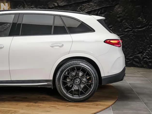 MERCEDES-BENZ GLC 300 4Matic AMG Line 9G-Tronic *Facelift*21" Felgen*Panorama*Lenkradheizung*