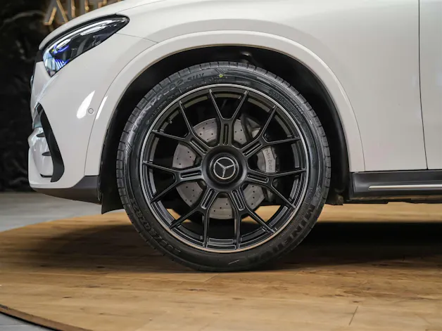 MERCEDES-BENZ GLC 300 4Matic AMG Line 9G-Tronic *Facelift*21" Felgen*Panorama*Lenkradheizung*