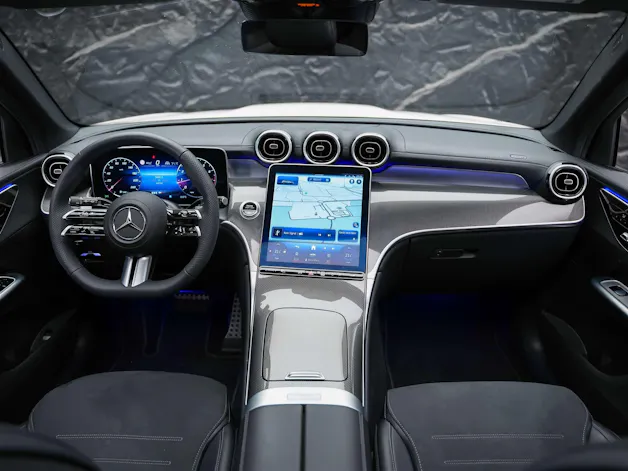 MERCEDES-BENZ GLC 300 4Matic AMG Line 9G-Tronic *Facelift*21" Felgen*Panorama*Lenkradheizung*