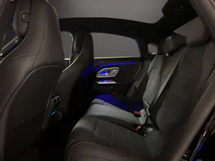 MERCEDES-BENZ CLA 350 4MATIC elektrisch