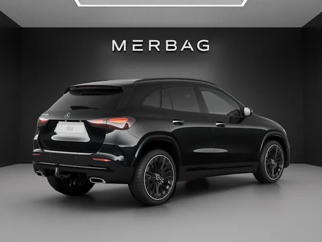 MERCEDES-BENZ GLA 200 7G-DCT