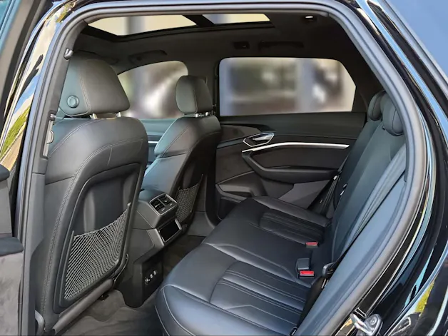 AUDI e-tron 55 Advanced quattro Mythosschwar Metallic