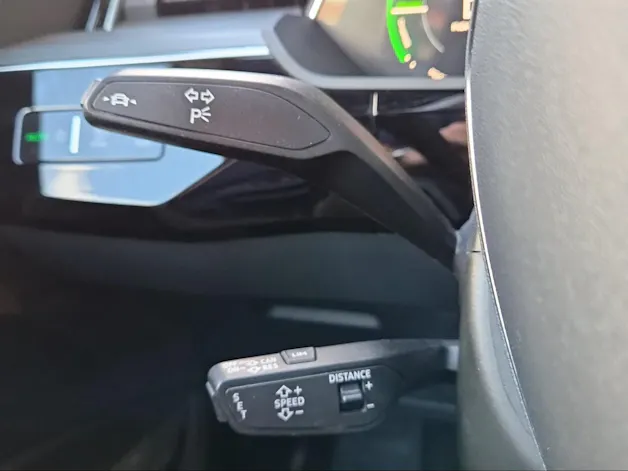AUDI e-tron 55 Advanced quattro Mythosschwar Metallic