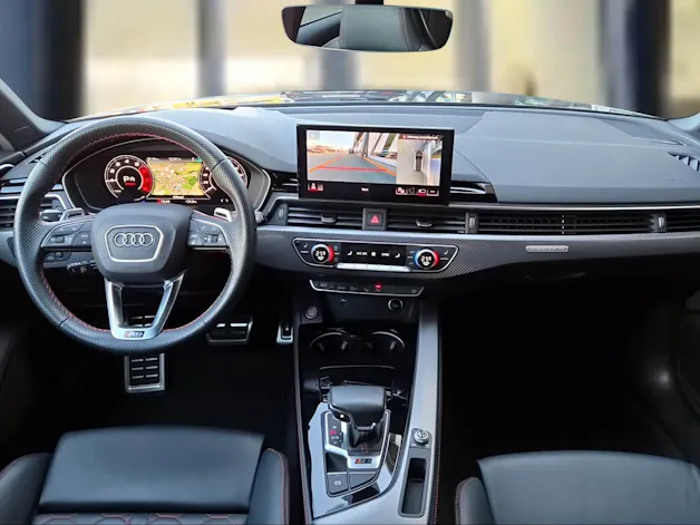 AUDI RS4 Avant quattro tiptronic Mythosschwarz Metallic