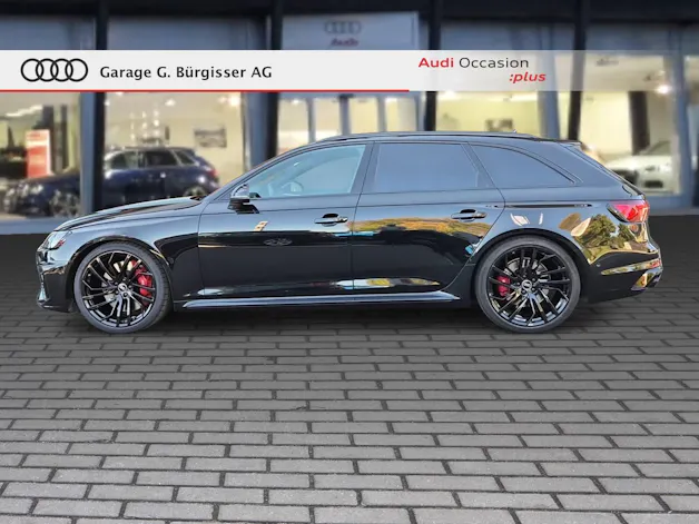 AUDI RS4 Avant quattro tiptronic Mythosschwarz Metallic