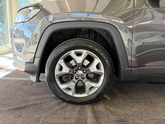 JEEP Compass 2.0CRD Limited AWD 9ATX | CH Fahrzeug | Touchscreen Uconnect Navi | DAB+ |
