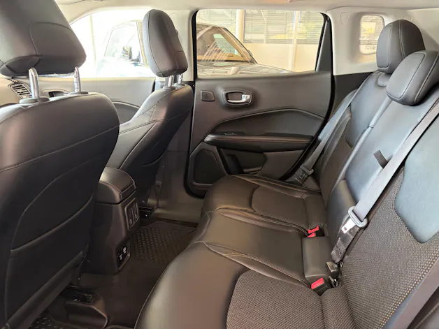 JEEP Compass 2.0CRD Limited AWD 9ATX | CH Fahrzeug | Touchscreen Uconnect Navi | DAB+ |