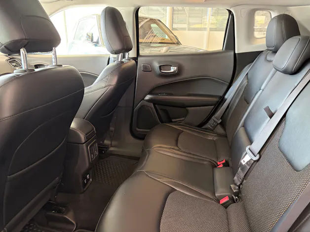JEEP Compass 2.0CRD Limited AWD 9ATX | CH Fahrzeug | Touchscreen Uconnect Navi | DAB+ |