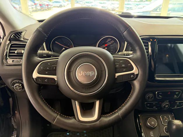 JEEP Compass 2.0CRD Limited AWD 9ATX | CH Fahrzeug | Touchscreen Uconnect Navi | DAB+ |