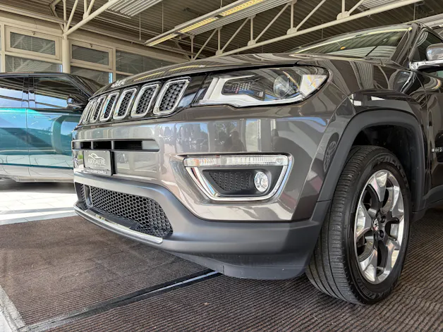 JEEP Compass 2.0CRD Limited AWD 9ATX | CH Fahrzeug | Touchscreen Uconnect Navi | DAB+ |