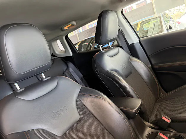 JEEP Compass 2.0CRD Limited AWD 9ATX | CH Fahrzeug | Touchscreen Uconnect Navi | DAB+ |
