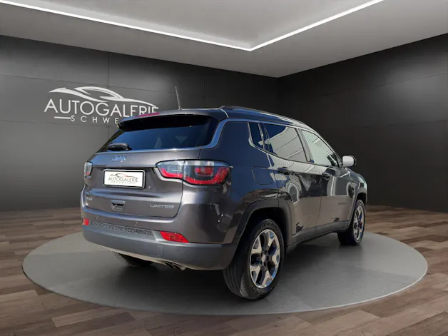 JEEP Compass 2.0CRD Limited AWD 9ATX | CH Fahrzeug | Touchscreen Uconnect Navi | DAB+ |