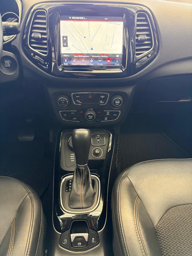 JEEP Compass 2.0CRD Limited AWD 9ATX | CH Fahrzeug | Touchscreen Uconnect Navi | DAB+ |