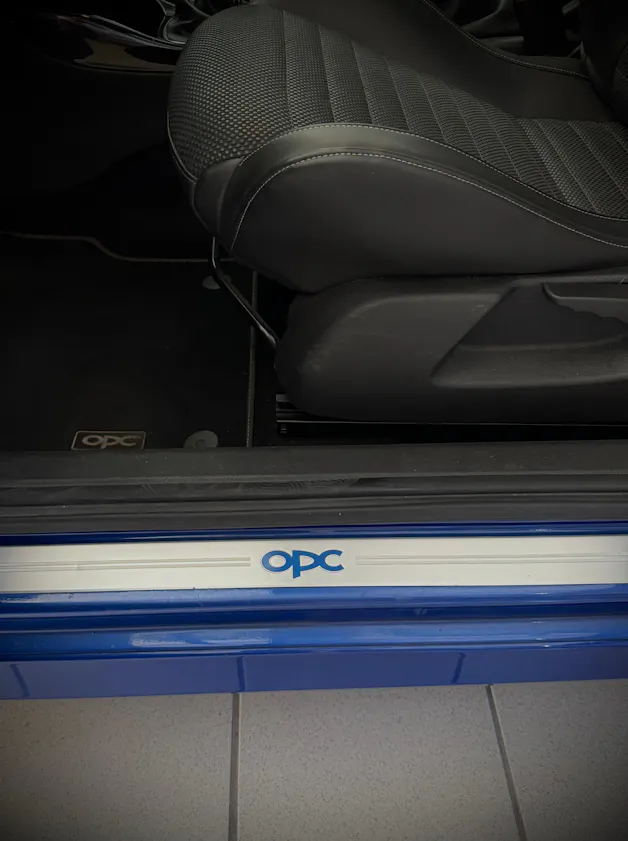OPEL Corsa 1.6 Turbo OPC