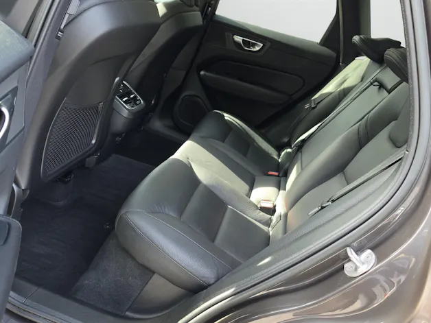 VOLVO XC60 2.0 B4 MH Ultimate Dark AWD